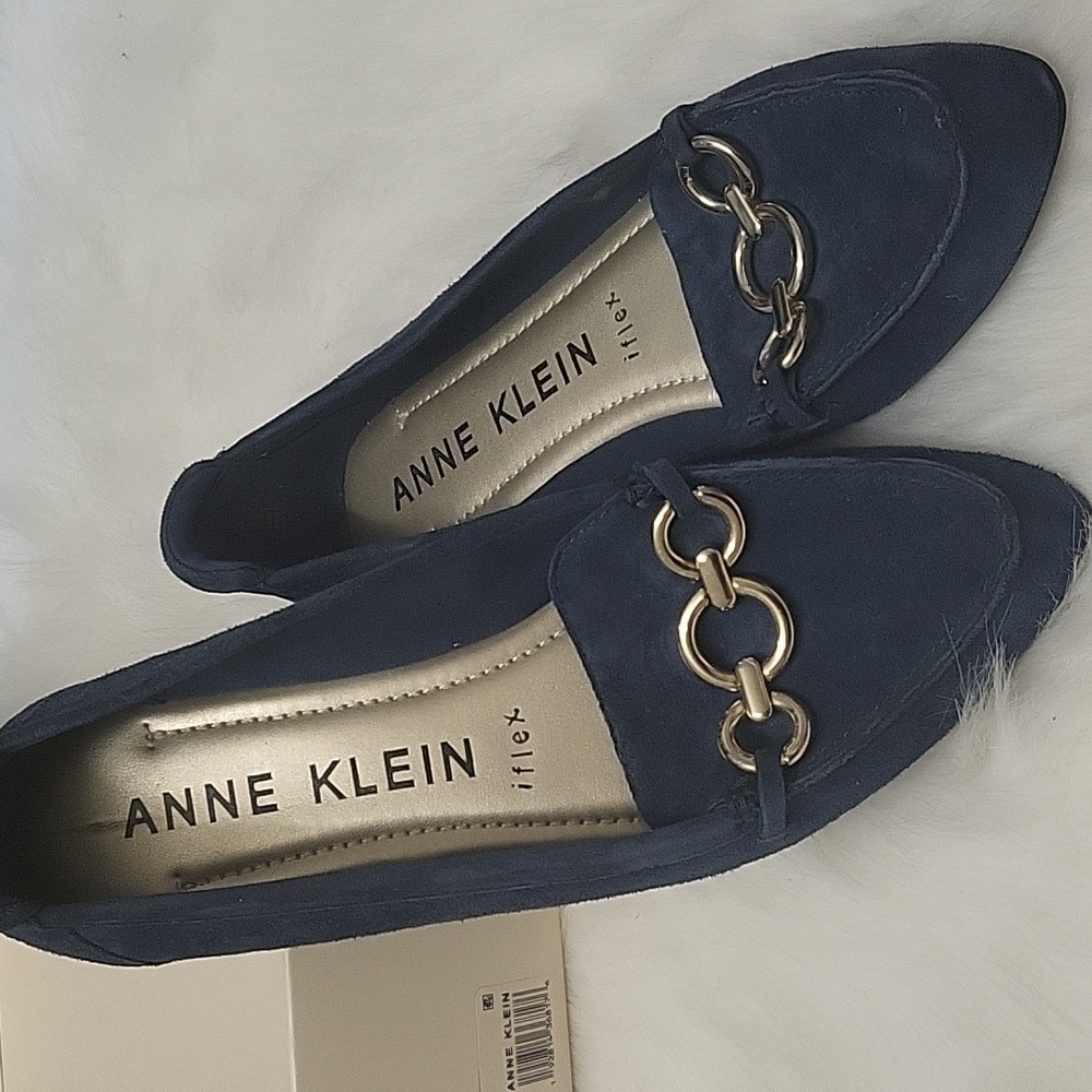 Anne Klein blue suede shoes